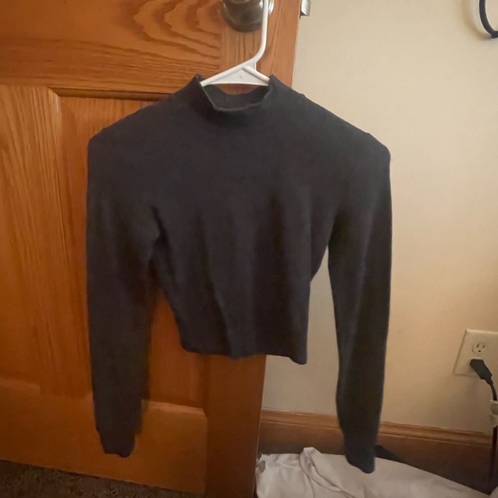 TNA Cropped Mock neck tee